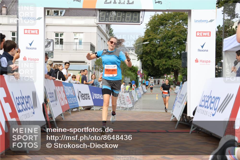31.08.2025 - 21. Blankeneser Heldenlauf Strokosch-Dieckow http://msf.ph/oto/8648436 31.08.2025 09:47:34 Ziel 1149, 1004, 1142 meine-sportfotos.de