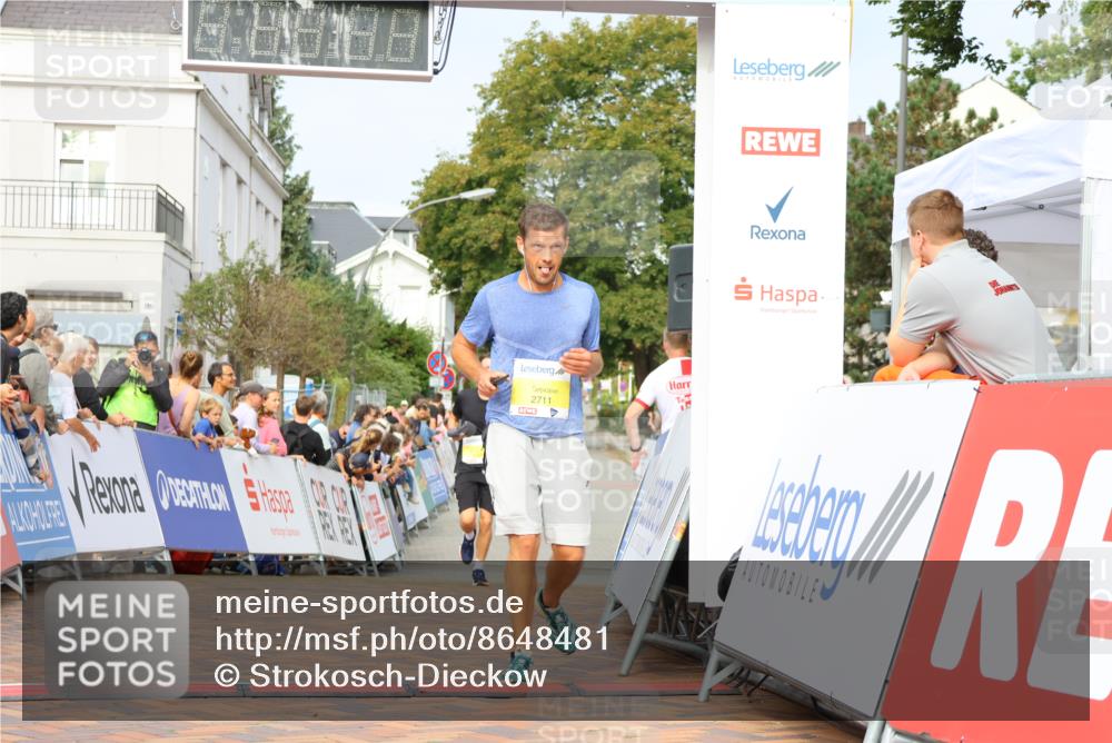 31.08.2025 - 21. Blankeneser Heldenlauf Strokosch-Dieckow http://msf.ph/oto/8648481 31.08.2025 10:17:53 Ziel 2728, 2711, 2420 meine-sportfotos.de