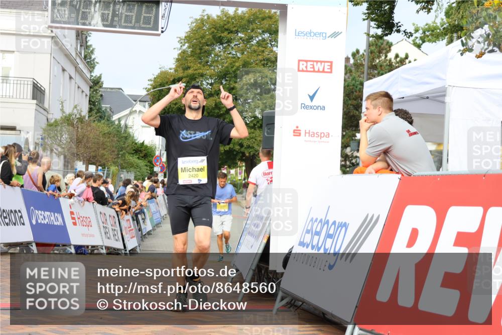 31.08.2025 - 21. Blankeneser Heldenlauf Strokosch-Dieckow http://msf.ph/oto/8648560 31.08.2025 10:17:48 Ziel 2420, 2403 meine-sportfotos.de