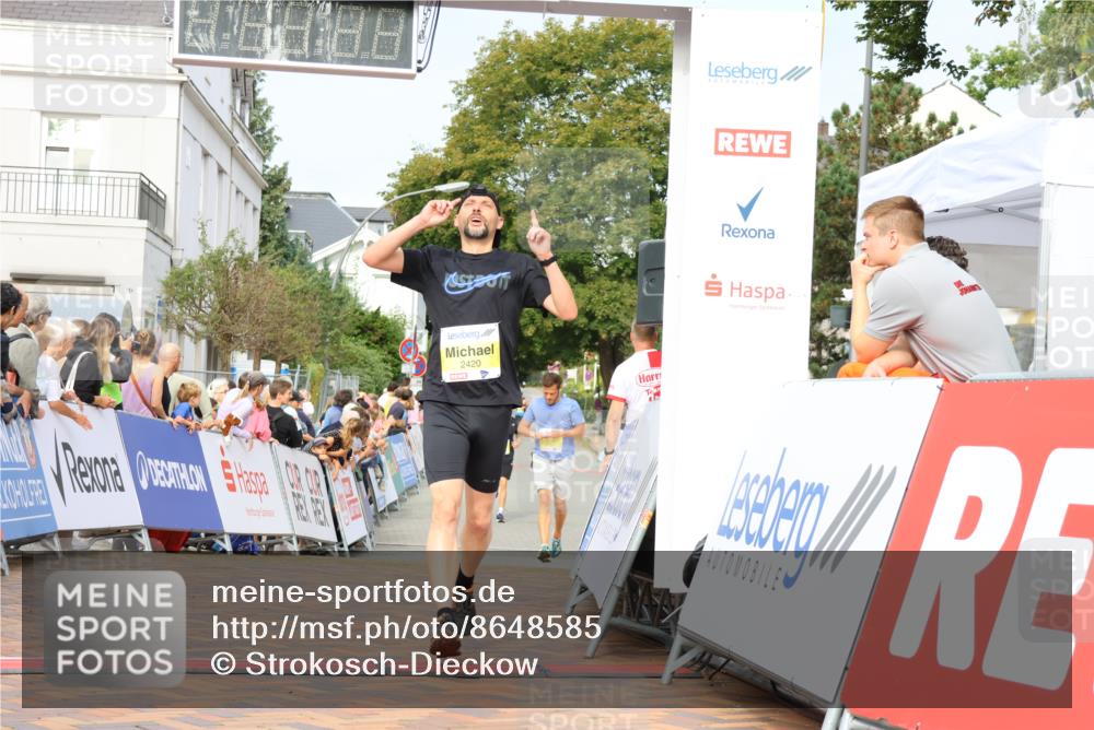31.08.2025 - 21. Blankeneser Heldenlauf Strokosch-Dieckow http://msf.ph/oto/8648585 31.08.2025 10:17:48 Ziel 2420, 2403 meine-sportfotos.de