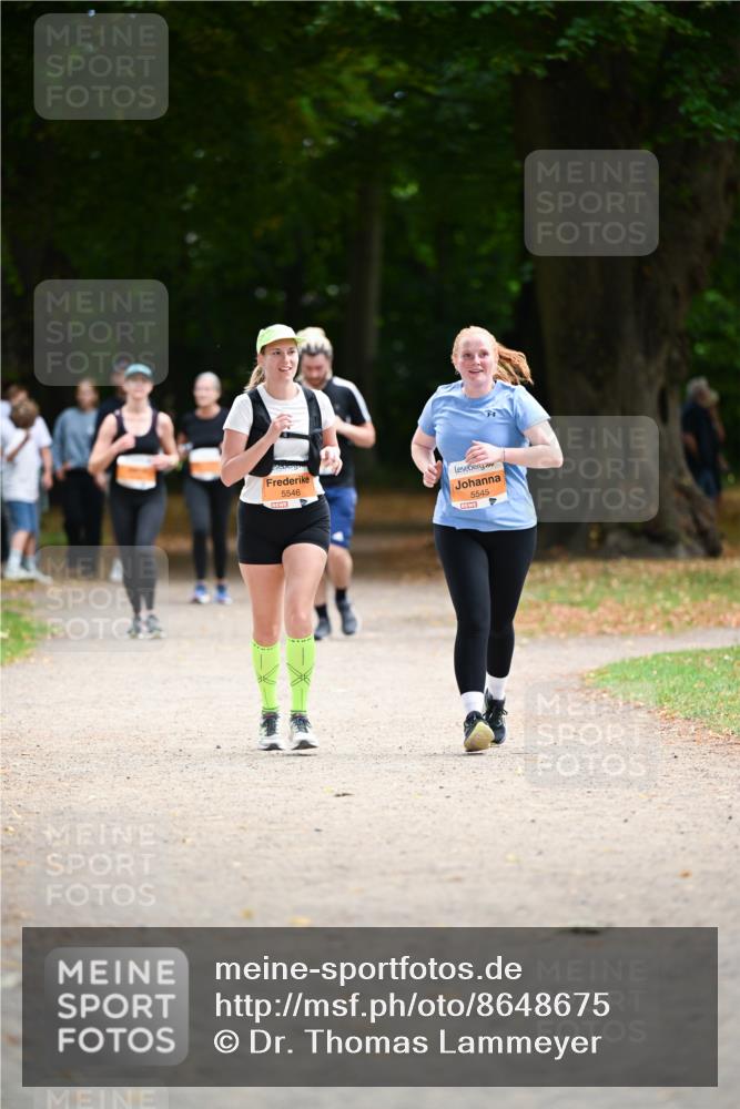 31.08.2025 - 21. Blankeneser Heldenlauf Dr. Thomas Lammeyer http://msf.ph/oto/8648675 31.08.2025 11:25:06 Laufen 5546, 5545 meine-sportfotos.de