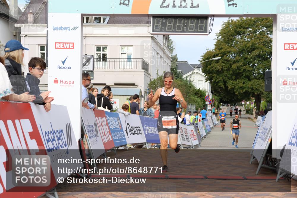 31.08.2025 - 21. Blankeneser Heldenlauf Strokosch-Dieckow http://msf.ph/oto/8648771 31.08.2025 09:47:11 Ziel 1007, 1116 meine-sportfotos.de
