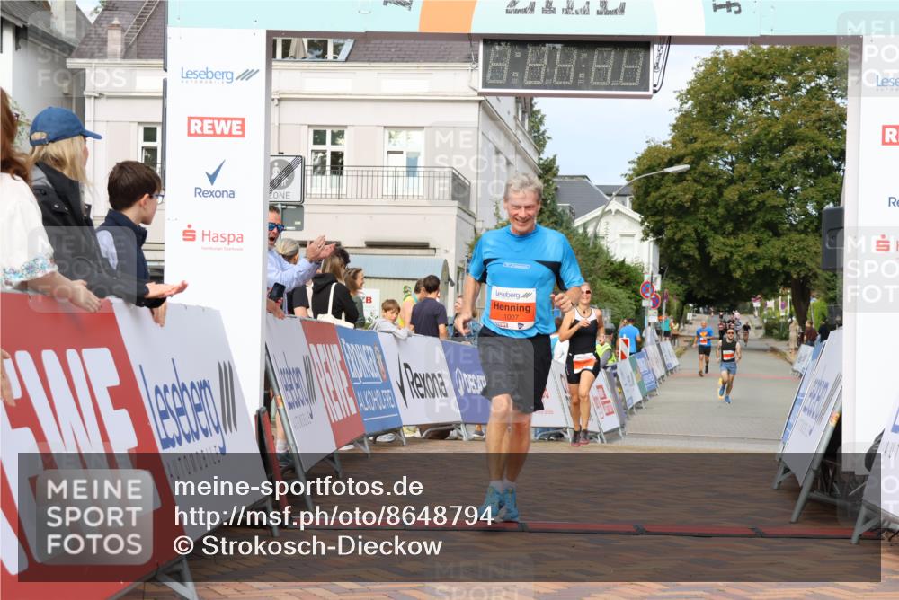 31.08.2025 - 21. Blankeneser Heldenlauf Strokosch-Dieckow http://msf.ph/oto/8648794 31.08.2025 09:47:08 Ziel 1007, 1002, 1116 meine-sportfotos.de