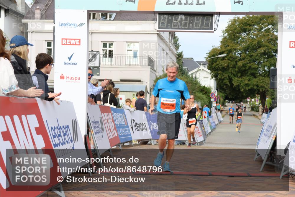 31.08.2025 - 21. Blankeneser Heldenlauf Strokosch-Dieckow http://msf.ph/oto/8648796 31.08.2025 09:47:08 Ziel 1007, 1002, 1116 meine-sportfotos.de