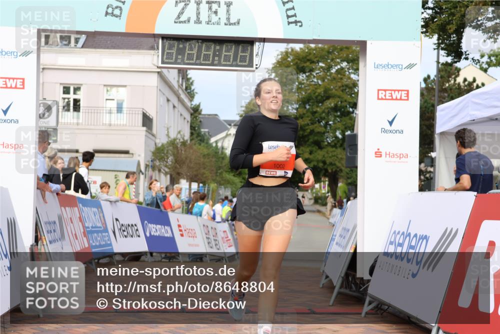 31.08.2025 - 21. Blankeneser Heldenlauf Strokosch-Dieckow http://msf.ph/oto/8648804 31.08.2025 09:47:01 Ziel 1114, 1029, 1002 meine-sportfotos.de