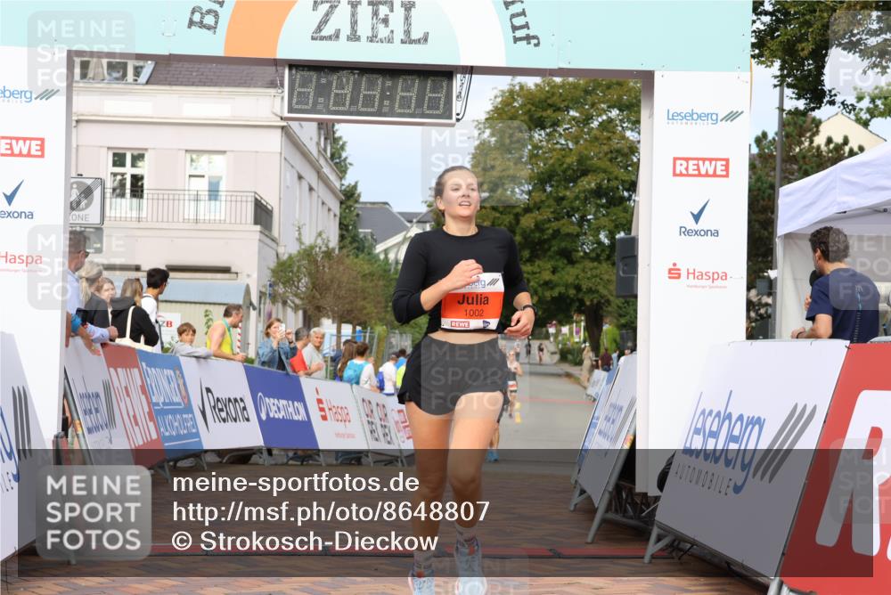 31.08.2025 - 21. Blankeneser Heldenlauf Strokosch-Dieckow http://msf.ph/oto/8648807 31.08.2025 09:47:01 Ziel 1114, 1029, 1002 meine-sportfotos.de
