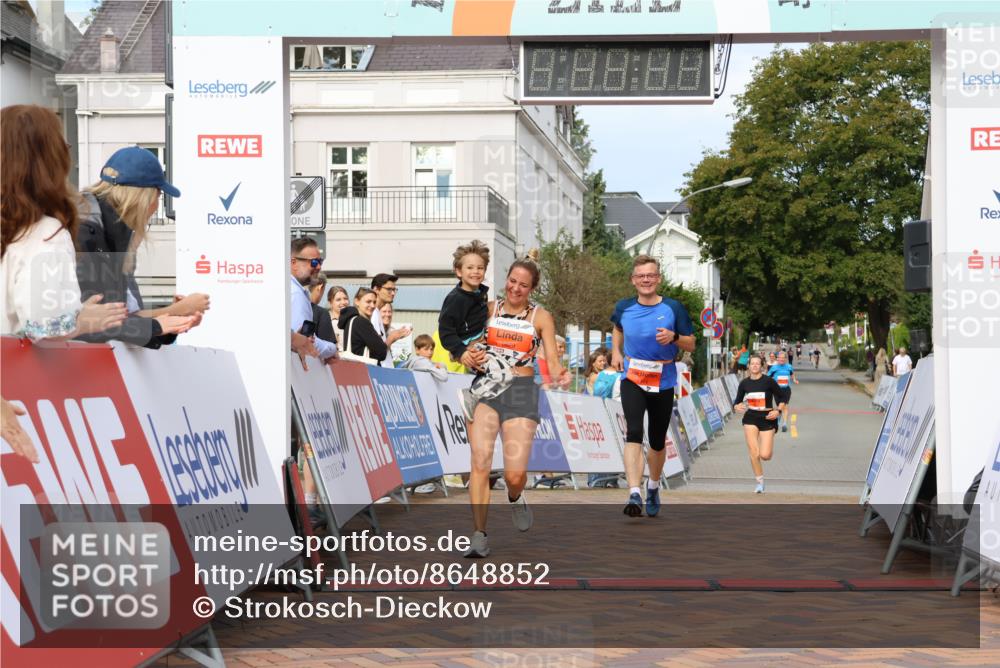 31.08.2025 - 21. Blankeneser Heldenlauf Strokosch-Dieckow http://msf.ph/oto/8648852 31.08.2025 09:46:57 Ziel 1114, 1029, 1002 meine-sportfotos.de