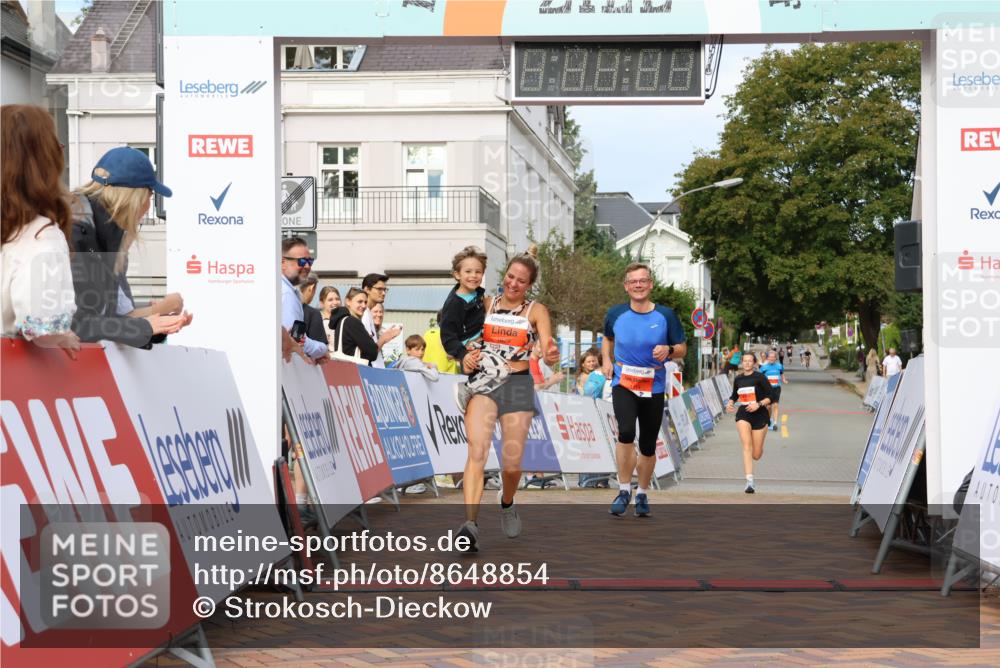 31.08.2025 - 21. Blankeneser Heldenlauf Strokosch-Dieckow http://msf.ph/oto/8648854 31.08.2025 09:46:56 Ziel 1173, 1114, 1029 meine-sportfotos.de