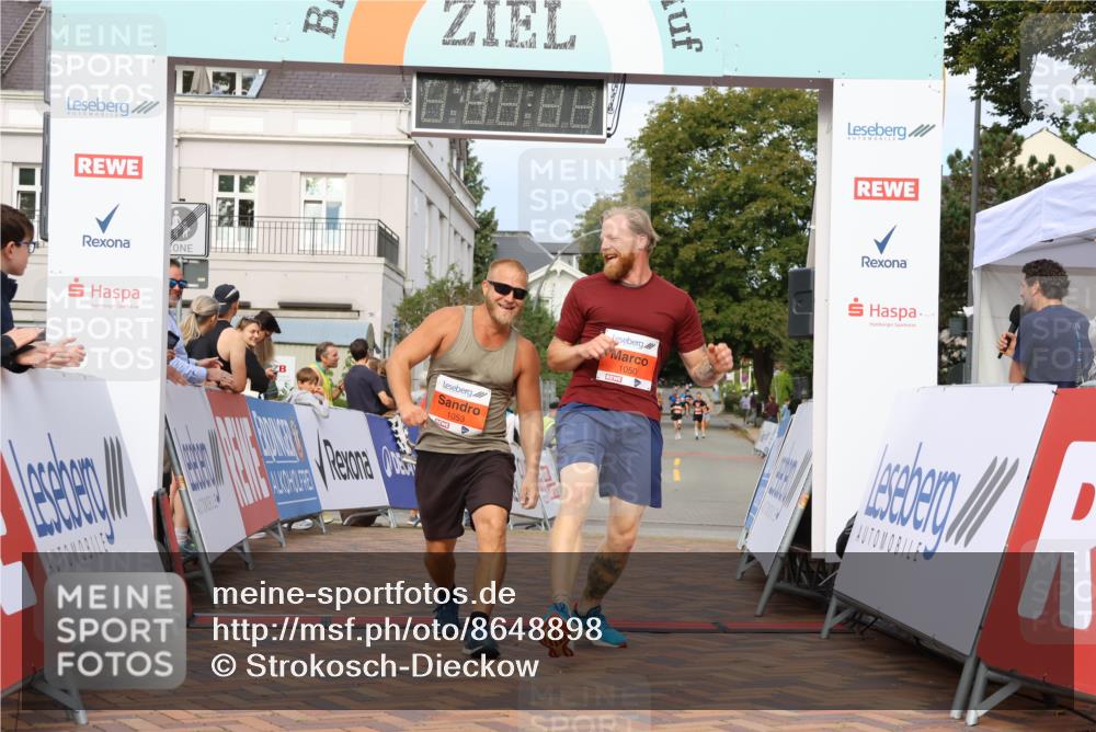 31.08.2025 - 21. Blankeneser Heldenlauf Strokosch-Dieckow http://msf.ph/oto/8648898 31.08.2025 09:46:28 Ziel 1130, 1050, 1053 meine-sportfotos.de