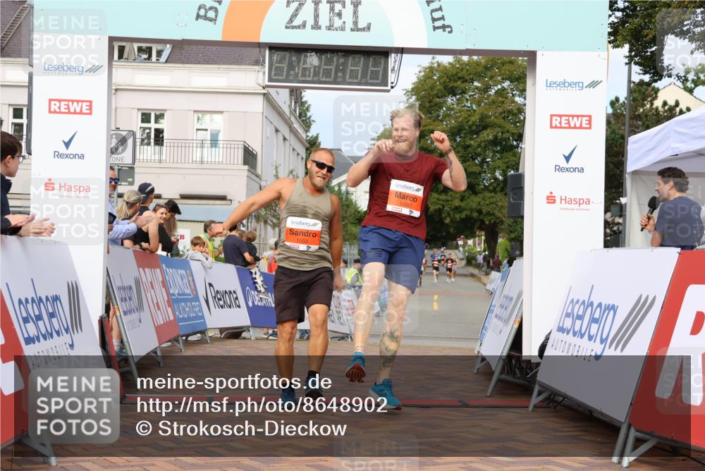 31.08.2025 - 21. Blankeneser Heldenlauf Strokosch-Dieckow http://msf.ph/oto/8648902 31.08.2025 09:46:28 Ziel 1130, 1050, 1053 meine-sportfotos.de