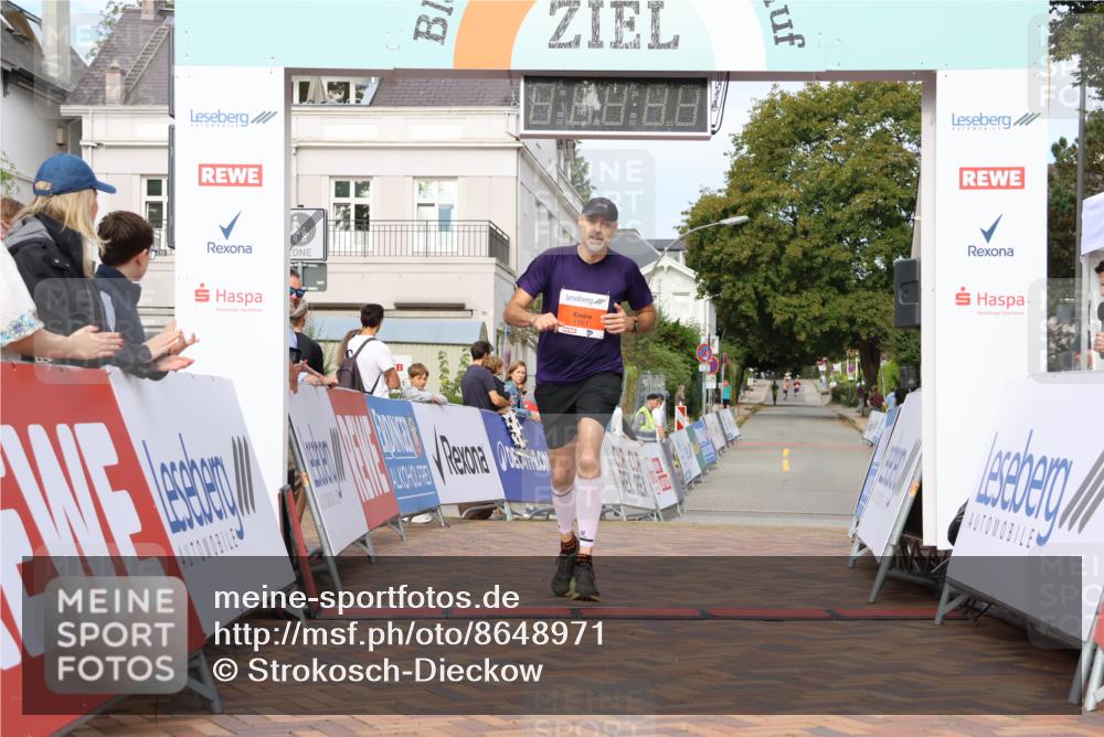 31.08.2025 - 21. Blankeneser Heldenlauf Strokosch-Dieckow http://msf.ph/oto/8648971 31.08.2025 09:45:41 Ziel 1027, 1161 meine-sportfotos.de