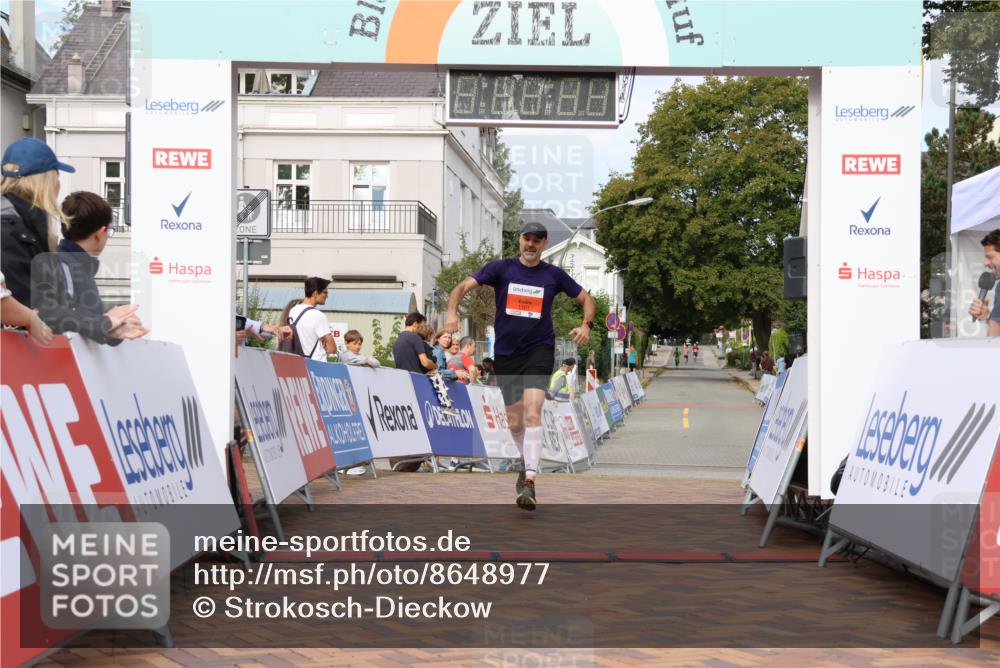 31.08.2025 - 21. Blankeneser Heldenlauf Strokosch-Dieckow http://msf.ph/oto/8648977 31.08.2025 09:45:40 Ziel 1027, 1161 meine-sportfotos.de