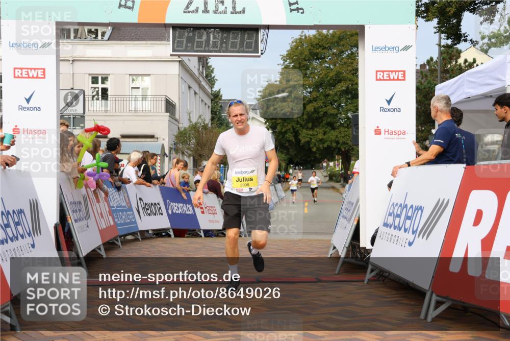 31.08.2025 - 21. Blankeneser Heldenlauf Strokosch-Dieckow http://msf.ph/oto/8649026 31.08.2025 10:15:15 Ziel 2098 meine-sportfotos.de