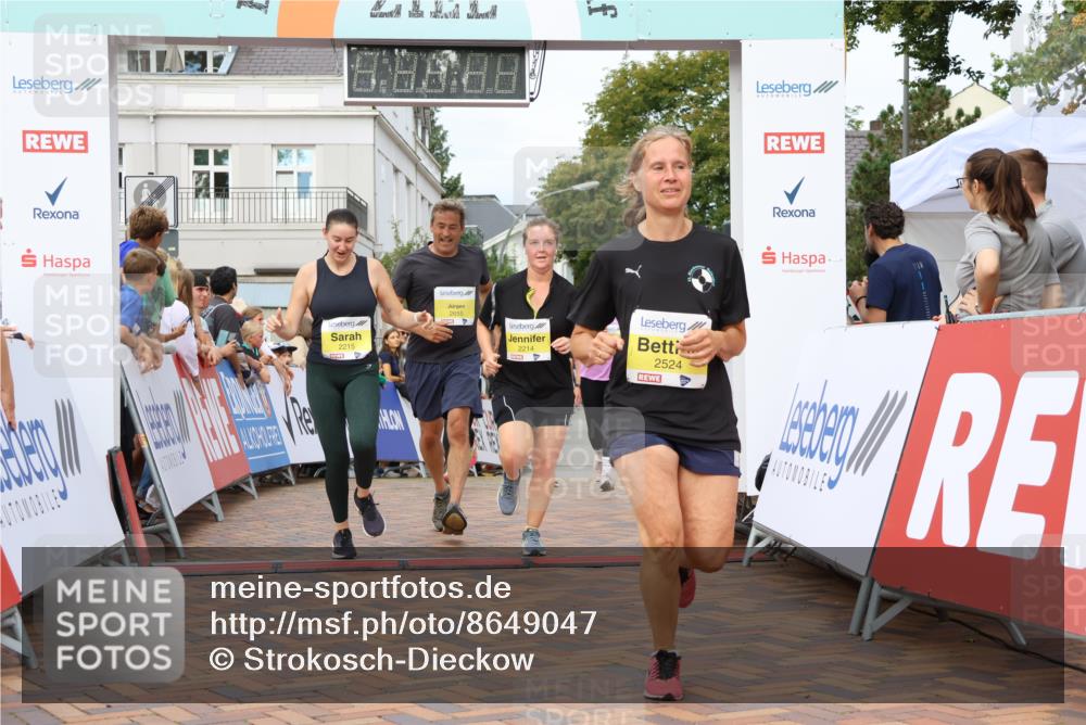 31.08.2025 - 21. Blankeneser Heldenlauf Strokosch-Dieckow http://msf.ph/oto/8649047 31.08.2025 10:34:51 Ziel 2524, 2244, 2021, 2214, 2215, 2655, 2488, 2548, 2549, 2438, 2439, 2441, 2442, 2048 meine-sportfotos.de