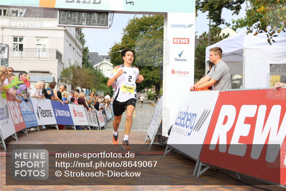 31.08.2025 - 21. Blankeneser Heldenlauf Strokosch-Dieckow http://msf.ph/oto/8649067 31.08.2025 10:15:03 Ziel 2572, 2332 meine-sportfotos.de