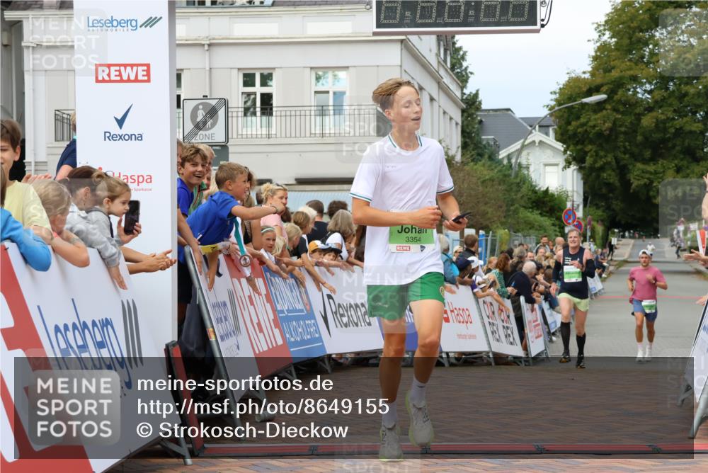 31.08.2025 - 21. Blankeneser Heldenlauf Strokosch-Dieckow http://msf.ph/oto/8649155 31.08.2025 10:50:27 Ziel 3699, 3354, 3564 meine-sportfotos.de