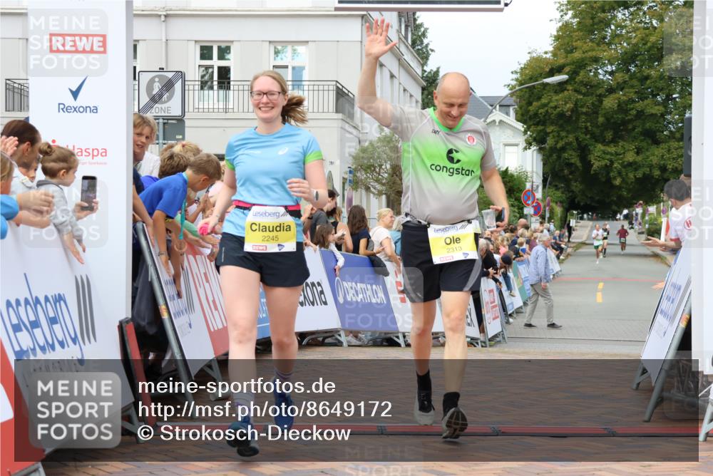 31.08.2025 - 21. Blankeneser Heldenlauf Strokosch-Dieckow http://msf.ph/oto/8649172 31.08.2025 10:50:10 Ziel 2315, 2245, 2313, 3038, 3685 meine-sportfotos.de