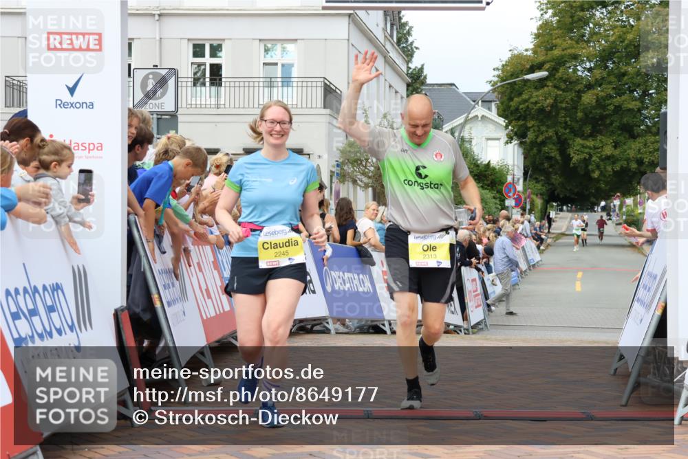 31.08.2025 - 21. Blankeneser Heldenlauf Strokosch-Dieckow http://msf.ph/oto/8649177 31.08.2025 10:50:10 Ziel 2315, 2245, 2313, 3038, 3685 meine-sportfotos.de