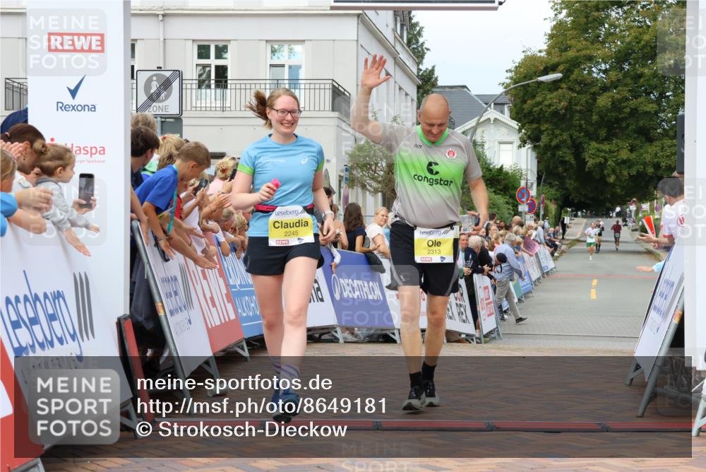 31.08.2025 - 21. Blankeneser Heldenlauf Strokosch-Dieckow http://msf.ph/oto/8649181 31.08.2025 10:50:10 Ziel 2315, 2245, 2313, 3038, 3685 meine-sportfotos.de