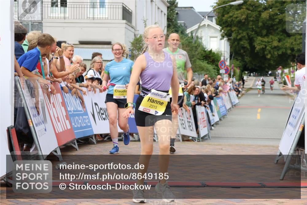31.08.2025 - 21. Blankeneser Heldenlauf Strokosch-Dieckow http://msf.ph/oto/8649185 31.08.2025 10:50:08 Ziel 2315, 2245, 2313, 3038, 3685 meine-sportfotos.de