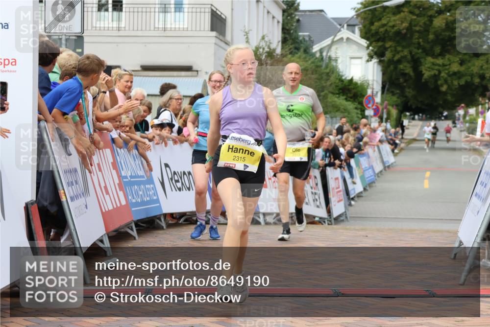 31.08.2025 - 21. Blankeneser Heldenlauf Strokosch-Dieckow http://msf.ph/oto/8649190 31.08.2025 10:50:08 Ziel 2315, 2245, 2313, 3038, 3685 meine-sportfotos.de