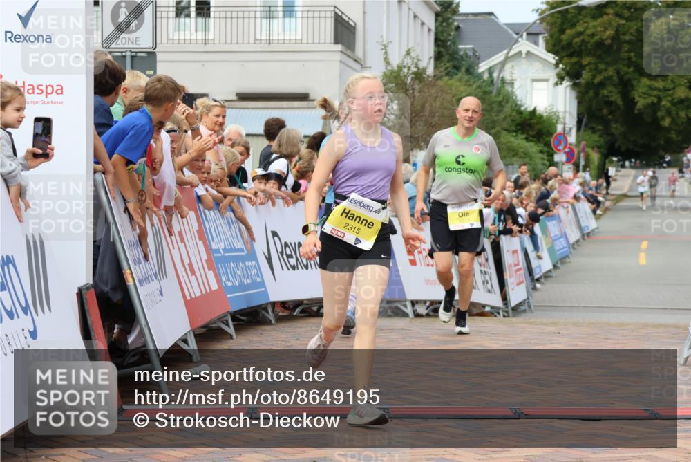 31.08.2025 - 21. Blankeneser Heldenlauf Strokosch-Dieckow http://msf.ph/oto/8649195 31.08.2025 10:50:08 Ziel 2315, 2245, 2313, 3038, 3685 meine-sportfotos.de