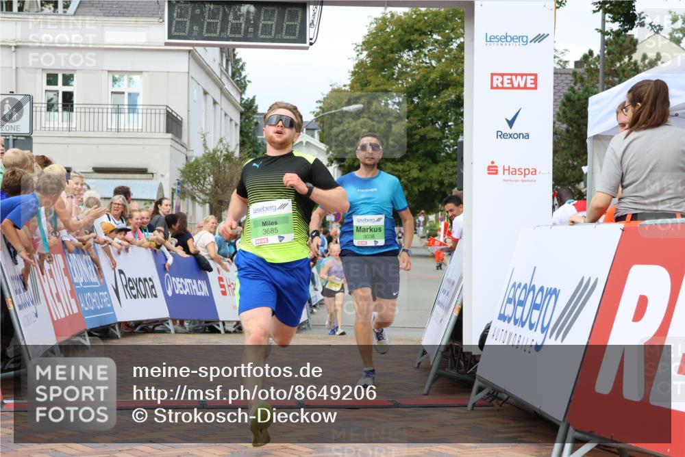 31.08.2025 - 21. Blankeneser Heldenlauf Strokosch-Dieckow http://msf.ph/oto/8649206 31.08.2025 10:50:03 Ziel 2315, 3038, 3185, 3685 meine-sportfotos.de
