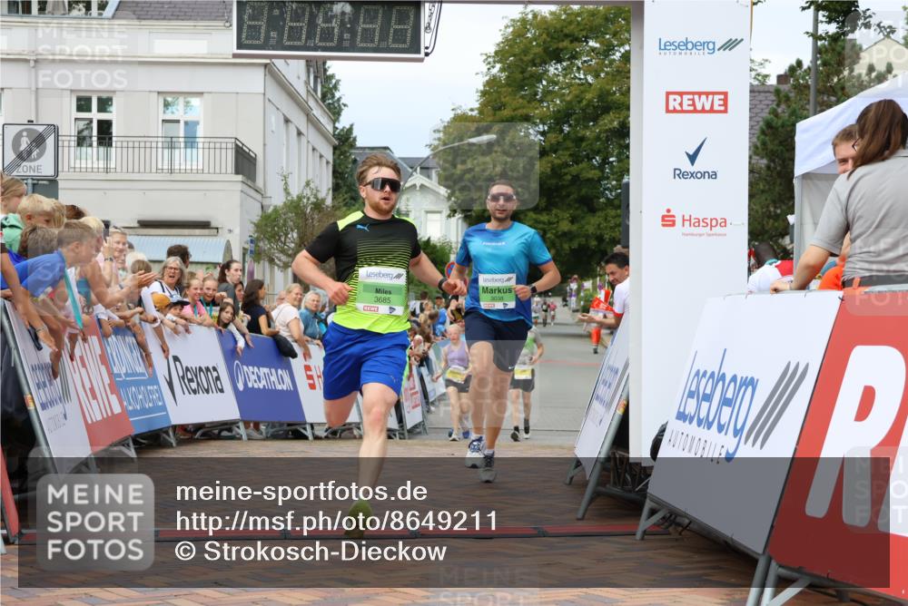 31.08.2025 - 21. Blankeneser Heldenlauf Strokosch-Dieckow http://msf.ph/oto/8649211 31.08.2025 10:50:02 Ziel 3038, 3185, 3685 meine-sportfotos.de