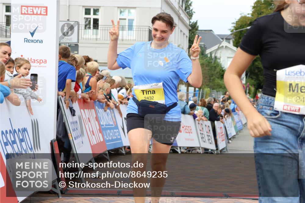 31.08.2025 - 21. Blankeneser Heldenlauf Strokosch-Dieckow http://msf.ph/oto/8649235 31.08.2025 10:49:41 Ziel 2434, 2432 meine-sportfotos.de