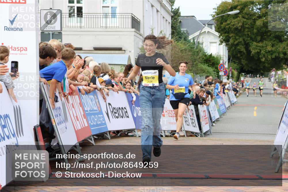 31.08.2025 - 21. Blankeneser Heldenlauf Strokosch-Dieckow http://msf.ph/oto/8649259 31.08.2025 10:49:37 Ziel 2434, 2432, 3414, 3329 meine-sportfotos.de