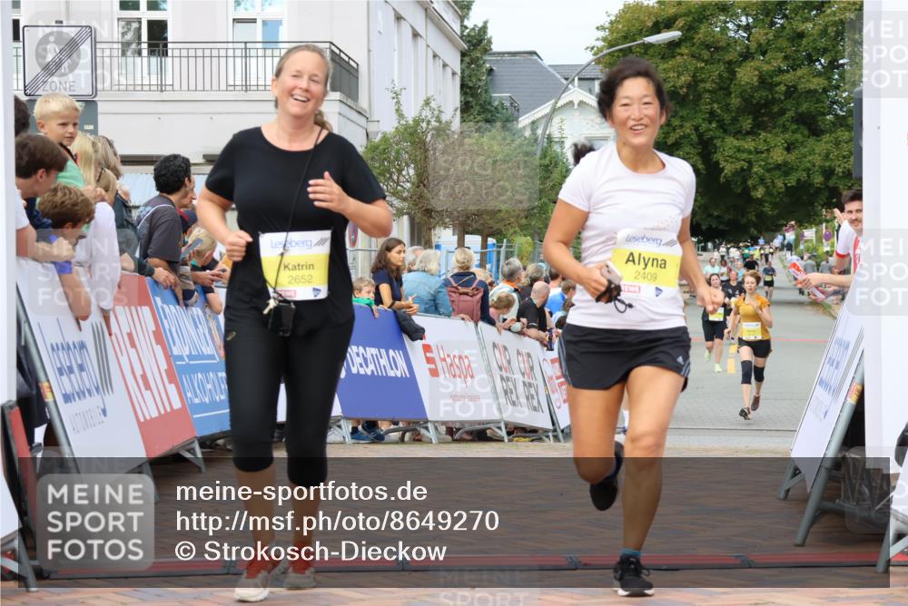 31.08.2025 - 21. Blankeneser Heldenlauf Strokosch-Dieckow http://msf.ph/oto/8649270 31.08.2025 10:33:36 Ziel 2652, 2409, 2044, 2640, 2639, 2542 meine-sportfotos.de
