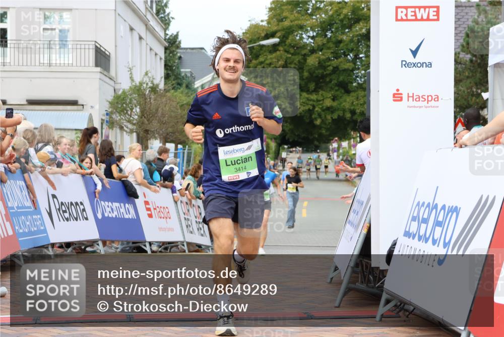 31.08.2025 - 21. Blankeneser Heldenlauf Strokosch-Dieckow http://msf.ph/oto/8649289 31.08.2025 10:49:30 Ziel 3414, 3329 meine-sportfotos.de