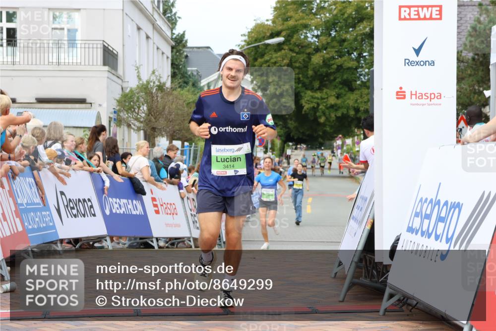 31.08.2025 - 21. Blankeneser Heldenlauf Strokosch-Dieckow http://msf.ph/oto/8649299 31.08.2025 10:49:29 Ziel 3414, 3329 meine-sportfotos.de