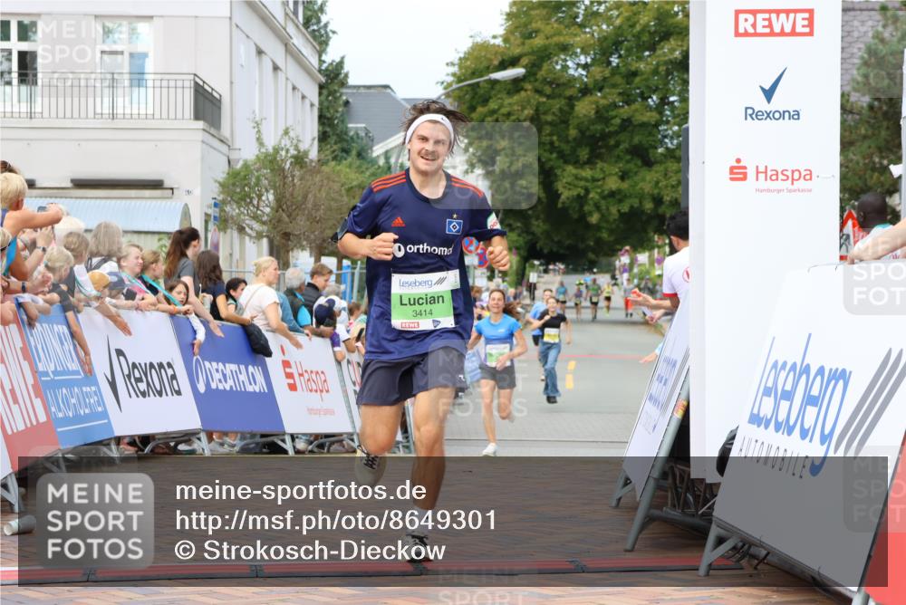 31.08.2025 - 21. Blankeneser Heldenlauf Strokosch-Dieckow http://msf.ph/oto/8649301 31.08.2025 10:49:29 Ziel 3414, 3329 meine-sportfotos.de