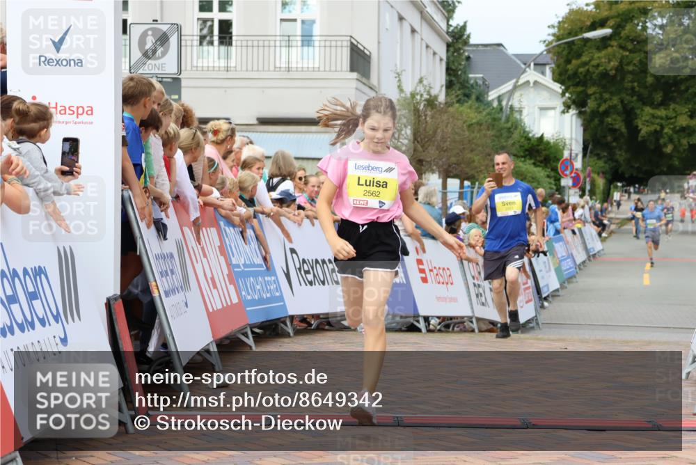 31.08.2025 - 21. Blankeneser Heldenlauf Strokosch-Dieckow http://msf.ph/oto/8649342 31.08.2025 10:49:12 Ziel 2562, 2561 meine-sportfotos.de