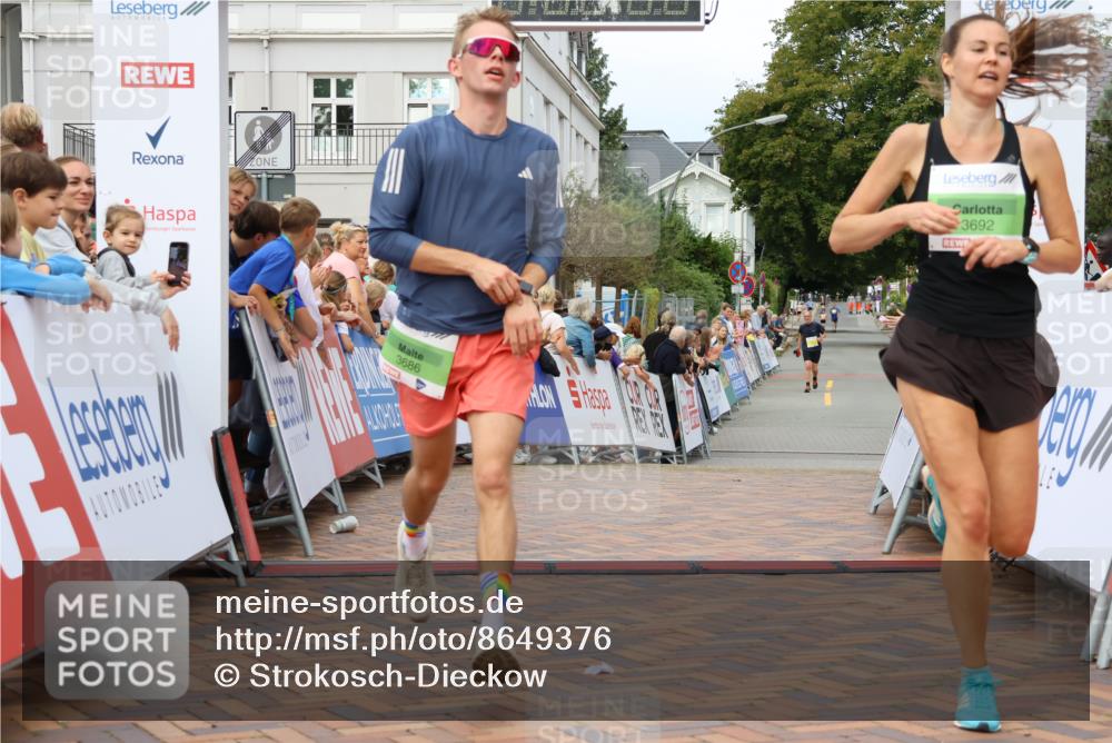 31.08.2025 - 21. Blankeneser Heldenlauf Strokosch-Dieckow http://msf.ph/oto/8649376 31.08.2025 10:48:30 Ziel 3692, 3686 meine-sportfotos.de