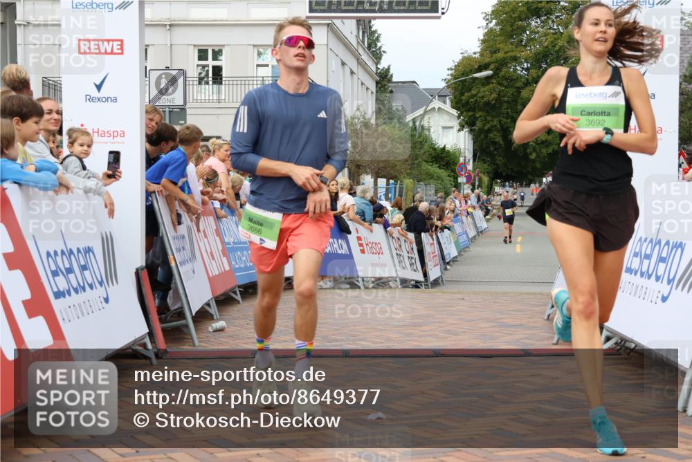 31.08.2025 - 21. Blankeneser Heldenlauf Strokosch-Dieckow http://msf.ph/oto/8649377 31.08.2025 10:48:30 Ziel 3692, 3686 meine-sportfotos.de