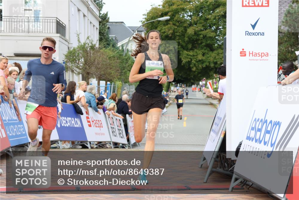 31.08.2025 - 21. Blankeneser Heldenlauf Strokosch-Dieckow http://msf.ph/oto/8649387 31.08.2025 10:48:29 Ziel 3692, 3686 meine-sportfotos.de