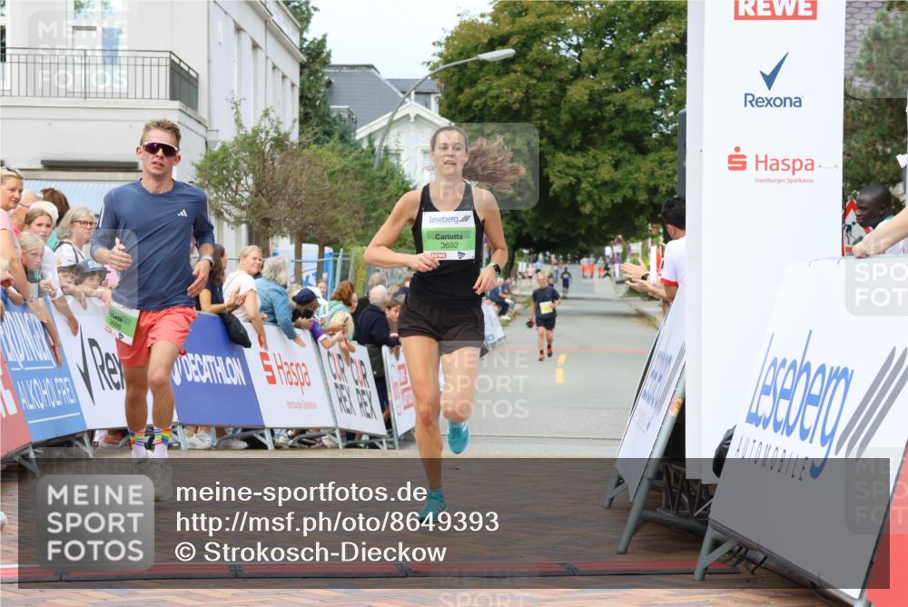 31.08.2025 - 21. Blankeneser Heldenlauf Strokosch-Dieckow http://msf.ph/oto/8649393 31.08.2025 10:48:28 Ziel 3692, 3686 meine-sportfotos.de
