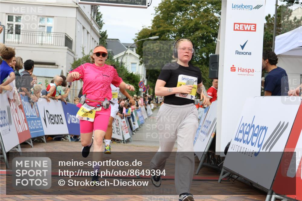 31.08.2025 - 21. Blankeneser Heldenlauf Strokosch-Dieckow http://msf.ph/oto/8649394 31.08.2025 10:33:03 Ziel 2104, 2129, 2130, 2128, 2122, 2337, 2695, 2694, 2464, 2658 meine-sportfotos.de