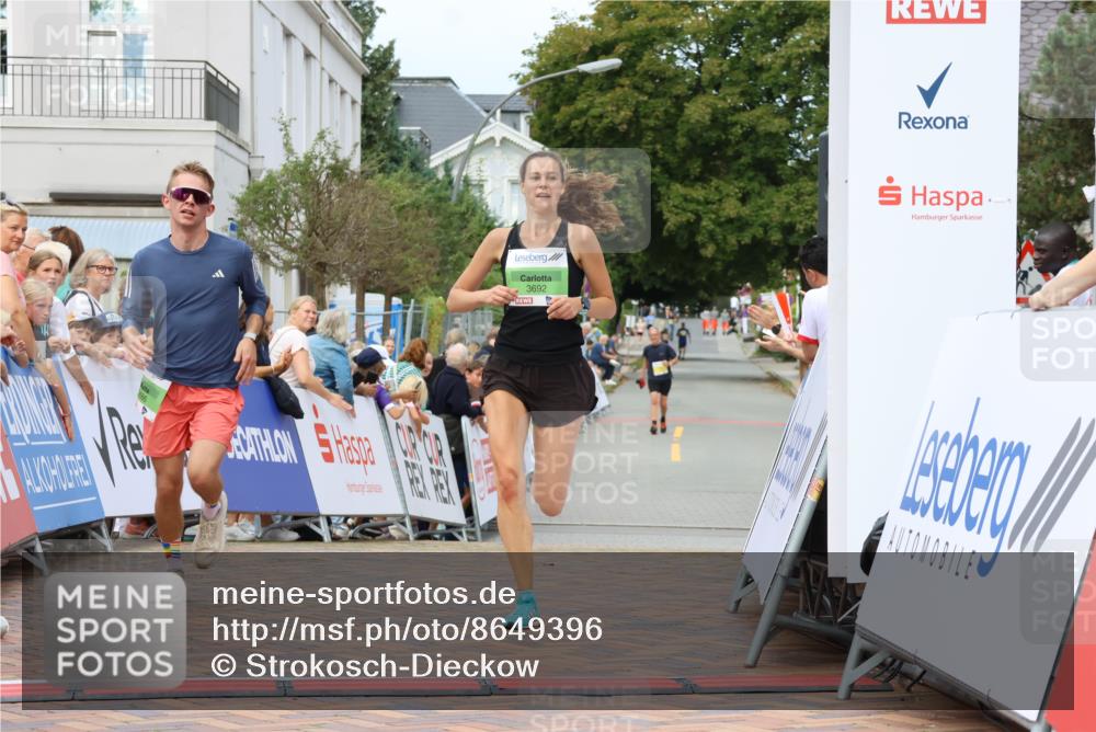 31.08.2025 - 21. Blankeneser Heldenlauf Strokosch-Dieckow http://msf.ph/oto/8649396 31.08.2025 10:48:28 Ziel 3692, 3686 meine-sportfotos.de