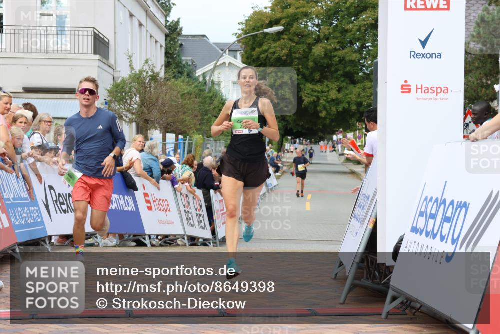 31.08.2025 - 21. Blankeneser Heldenlauf Strokosch-Dieckow http://msf.ph/oto/8649398 31.08.2025 10:48:28 Ziel 3692, 3686 meine-sportfotos.de