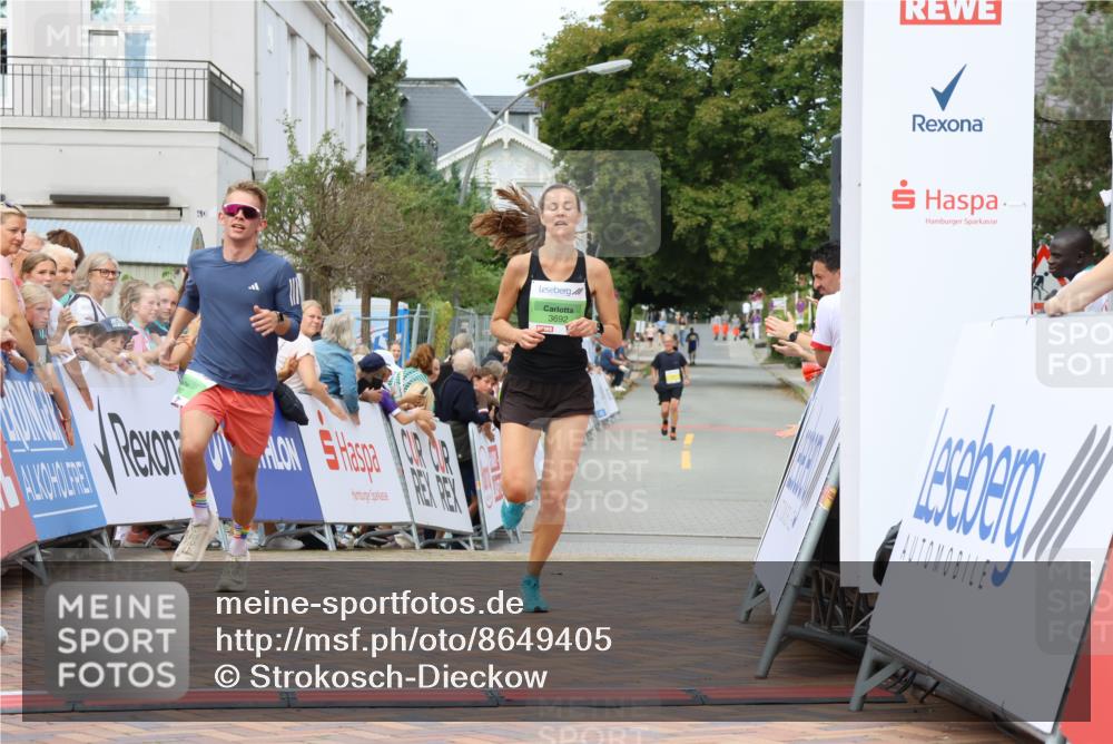 31.08.2025 - 21. Blankeneser Heldenlauf Strokosch-Dieckow http://msf.ph/oto/8649405 31.08.2025 10:48:28 Ziel 3692, 3686 meine-sportfotos.de