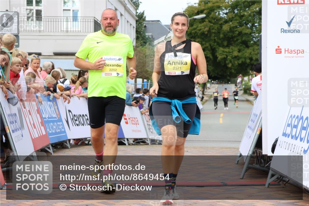 31.08.2025 - 21. Blankeneser Heldenlauf Strokosch-Dieckow http://msf.ph/oto/8649454 31.08.2025 10:47:08 Ziel 2202, 2371 meine-sportfotos.de