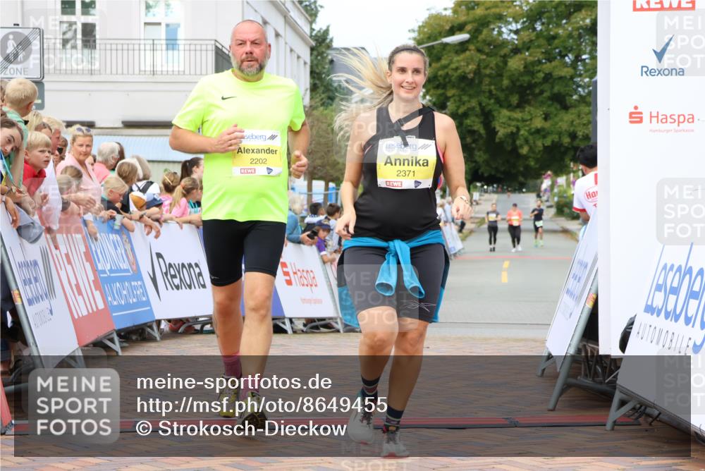 31.08.2025 - 21. Blankeneser Heldenlauf Strokosch-Dieckow http://msf.ph/oto/8649455 31.08.2025 10:47:08 Ziel 2202, 2371 meine-sportfotos.de