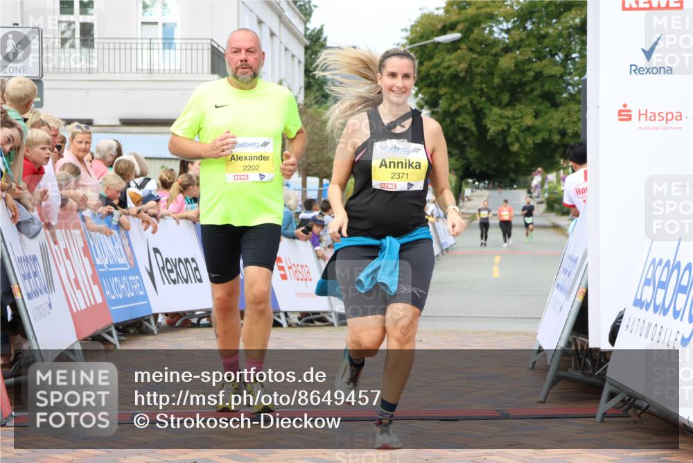 31.08.2025 - 21. Blankeneser Heldenlauf Strokosch-Dieckow http://msf.ph/oto/8649457 31.08.2025 10:47:08 Ziel 2202, 2371 meine-sportfotos.de