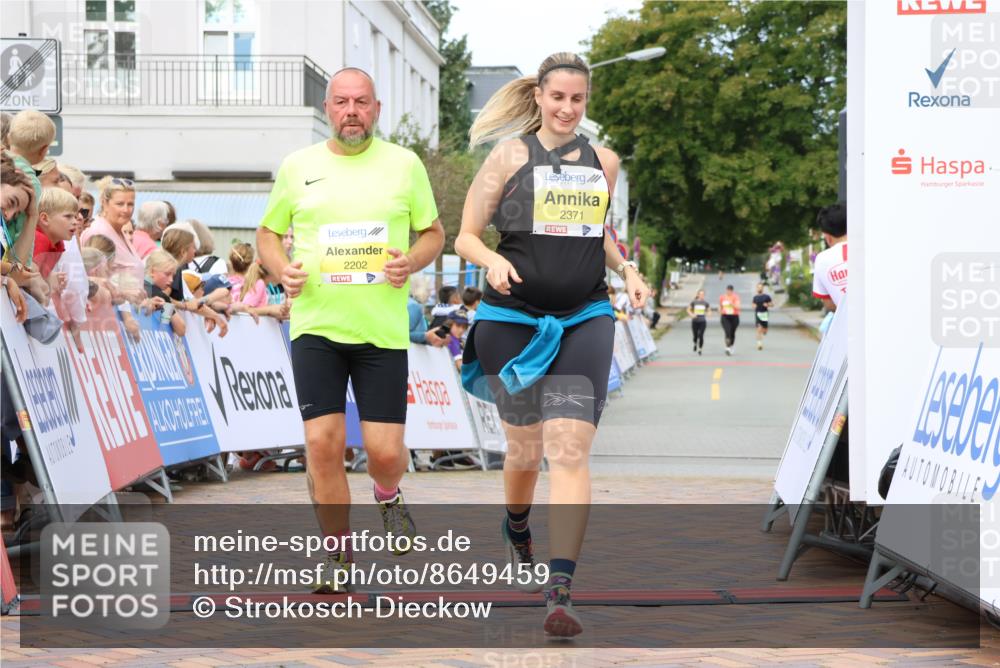 31.08.2025 - 21. Blankeneser Heldenlauf Strokosch-Dieckow http://msf.ph/oto/8649459 31.08.2025 10:47:08 Ziel 2202, 2371 meine-sportfotos.de