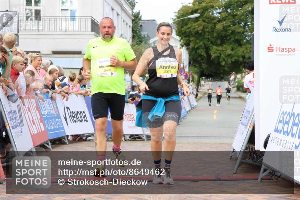 31.08.2025 - 21. Blankeneser Heldenlauf Strokosch-Dieckow http://msf.ph/oto/8649462 31.08.2025 10:47:08 Ziel 2202, 2371 meine-sportfotos.de