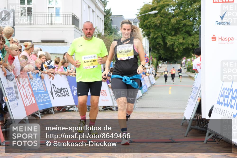 31.08.2025 - 21. Blankeneser Heldenlauf Strokosch-Dieckow http://msf.ph/oto/8649466 31.08.2025 10:47:08 Ziel 2202, 2371 meine-sportfotos.de