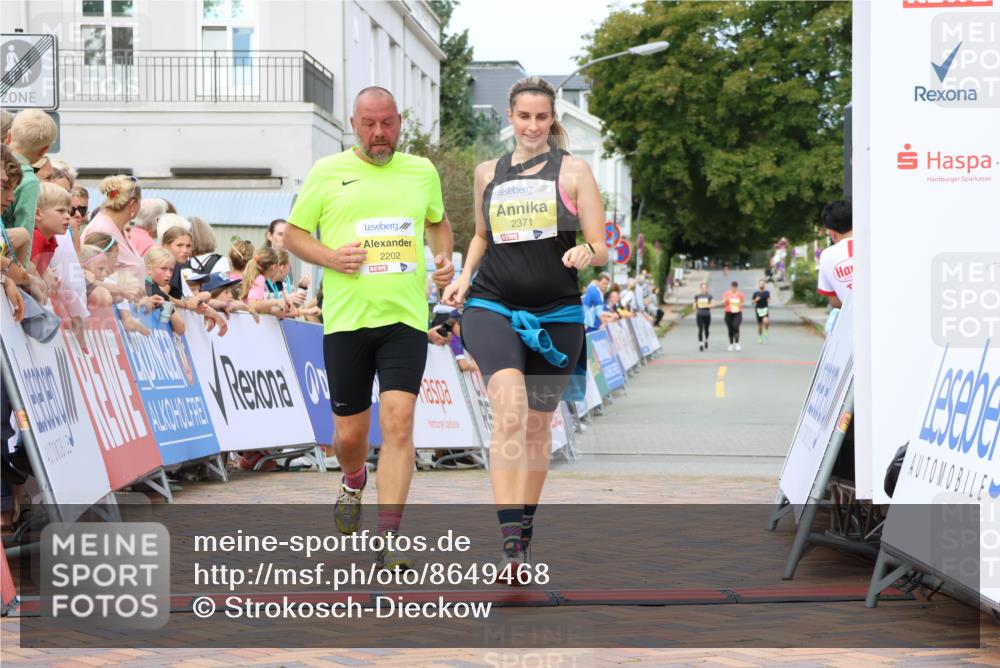 31.08.2025 - 21. Blankeneser Heldenlauf Strokosch-Dieckow http://msf.ph/oto/8649468 31.08.2025 10:47:07 Ziel 2202, 2371 meine-sportfotos.de